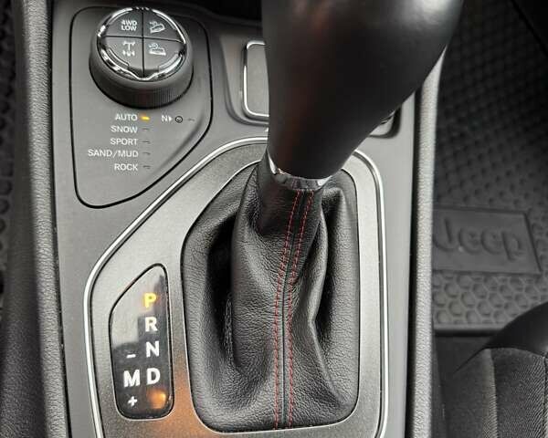 Джип Чероки, объемом двигателя 3.24 л и пробегом 26 тыс. км за 30900 $, фото 38 на Automoto.ua