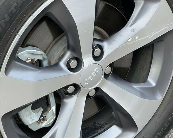 Джип Cherokee, об'ємом двигуна 2 л та пробігом 27 тис. км за 23500 $, фото 6 на Automoto.ua