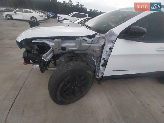 Джип Чероки, объемом двигателя 3.24 л и пробегом 96 тыс. км за 17000 $, фото 5 на Automoto.ua