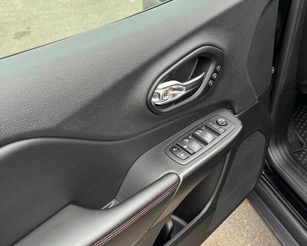 Джип Чероки, объемом двигателя 3.24 л и пробегом 26 тыс. км за 30900 $, фото 24 на Automoto.ua