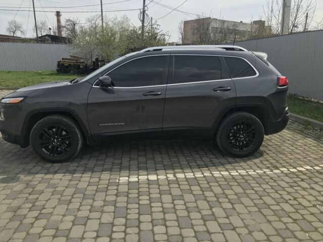 Серый Джип Чероки, объемом двигателя 2.4 л и пробегом 111 тыс. км за 14500 $, фото 1 на Automoto.ua