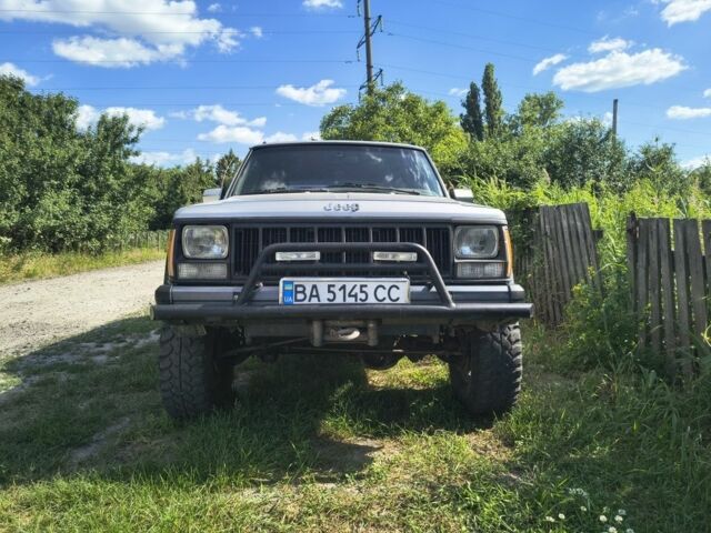 Серый Джип Чероки, объемом двигателя 2.1 л и пробегом 356 тыс. км за 4200 $, фото 1 на Automoto.ua