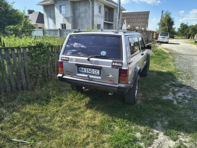 Серый Джип Чероки, объемом двигателя 2.1 л и пробегом 356 тыс. км за 4200 $, фото 4 на Automoto.ua
