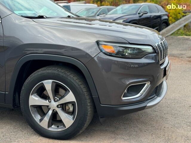 Сірий Джип Cherokee, об'ємом двигуна 3.2 л та пробігом 108 тис. км за 21290 $, фото 3 на Automoto.ua