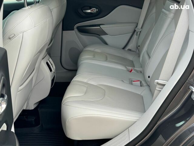 Сірий Джип Cherokee, об'ємом двигуна 3.2 л та пробігом 108 тис. км за 21290 $, фото 19 на Automoto.ua