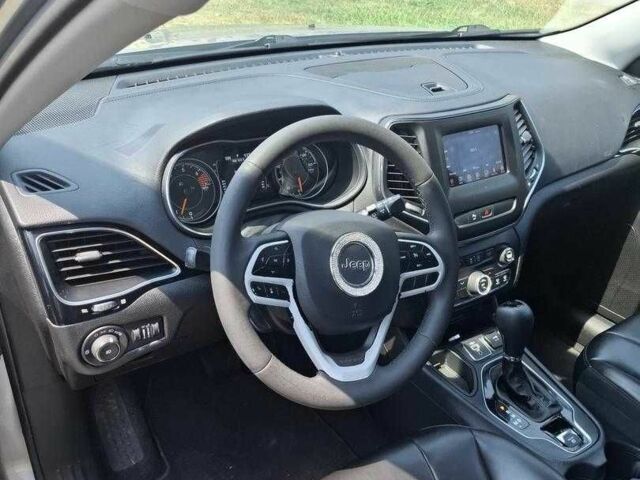 Серый Джип Чероки, объемом двигателя 2.4 л и пробегом 129 тыс. км за 9800 $, фото 3 на Automoto.ua