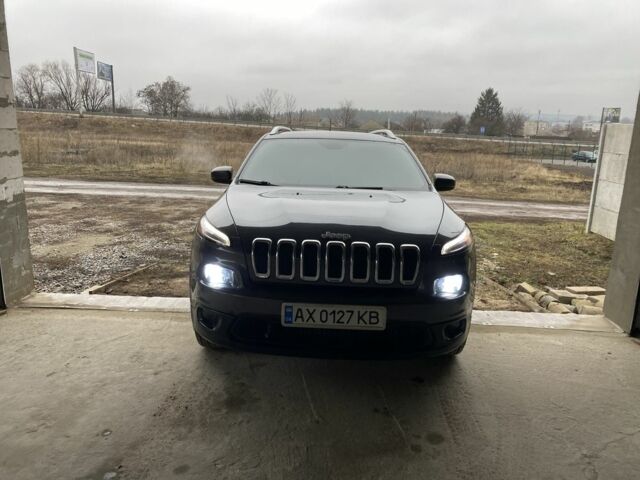 Серый Джип Чероки, объемом двигателя 3.2 л и пробегом 180 тыс. км за 15200 $, фото 1 на Automoto.ua