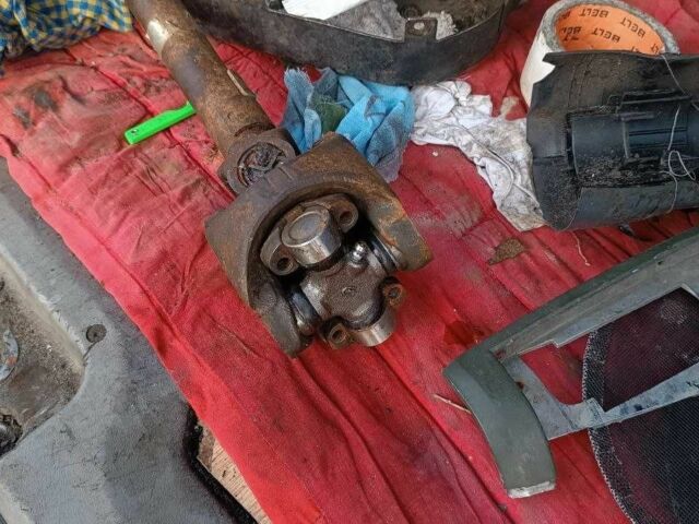 Сірий Джип Cherokee, об'ємом двигуна 0 л та пробігом 320 тис. км за 3000 $, фото 12 на Automoto.ua