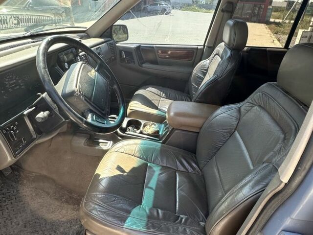 Сірий Джип Cherokee, об'ємом двигуна 5.2 л та пробігом 200 тис. км за 10000 $, фото 7 на Automoto.ua