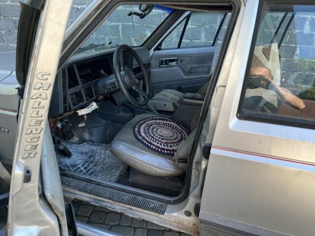 Сірий Джип Cherokee, об'ємом двигуна 2.1 л та пробігом 370 тис. км за 2200 $, фото 7 на Automoto.ua