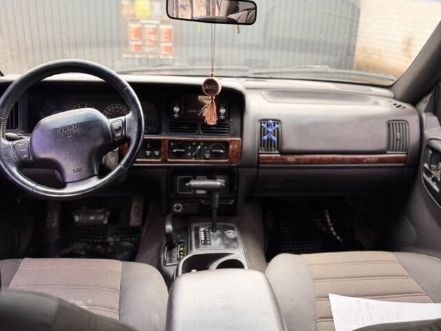 Серый Джип Чероки, объемом двигателя 4 л и пробегом 350 тыс. км за 3700 $, фото 7 на Automoto.ua