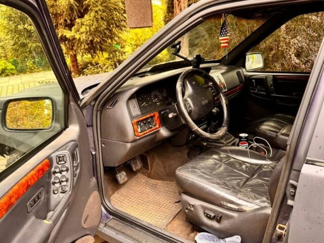 Серый Джип Чероки, объемом двигателя 2.5 л и пробегом 299 тыс. км за 3690 $, фото 2 на Automoto.ua