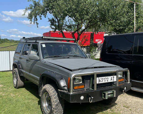 Сірий Джип Cherokee, об'ємом двигуна 2.5 л та пробігом 195 тис. км за 6500 $, фото 3 на Automoto.ua