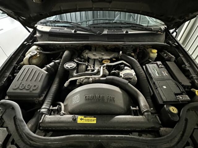 Сірий Джип Cherokee, об'ємом двигуна 0 л та пробігом 300 тис. км за 5500 $, фото 1 на Automoto.ua