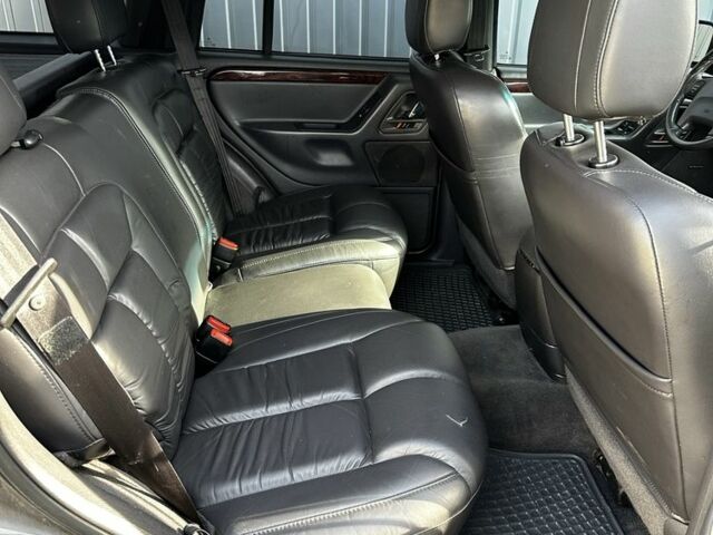 Сірий Джип Cherokee, об'ємом двигуна 0 л та пробігом 300 тис. км за 5500 $, фото 3 на Automoto.ua