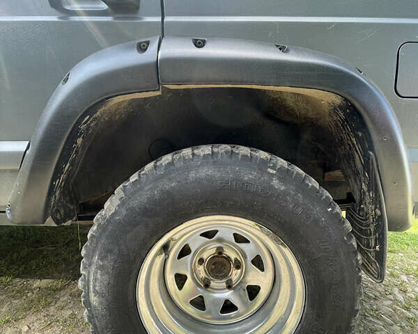Сірий Джип Cherokee, об'ємом двигуна 2.5 л та пробігом 195 тис. км за 6500 $, фото 10 на Automoto.ua