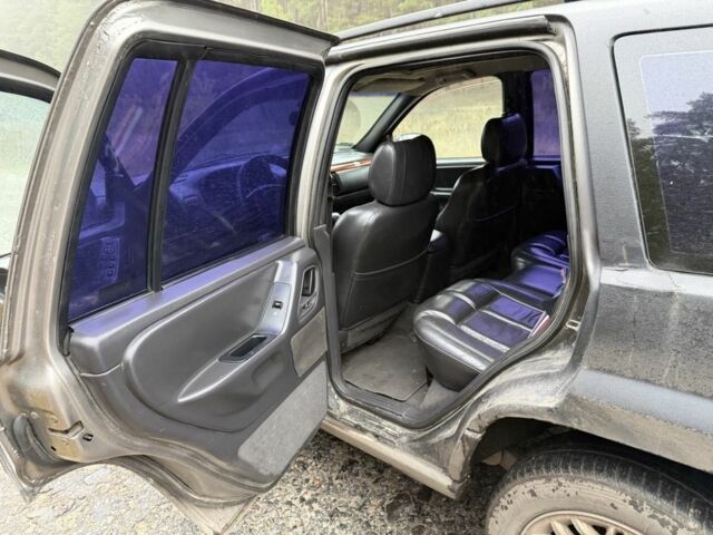 Серый Джип Чероки, объемом двигателя 3.1 л и пробегом 320 тыс. км за 2950 $, фото 6 на Automoto.ua