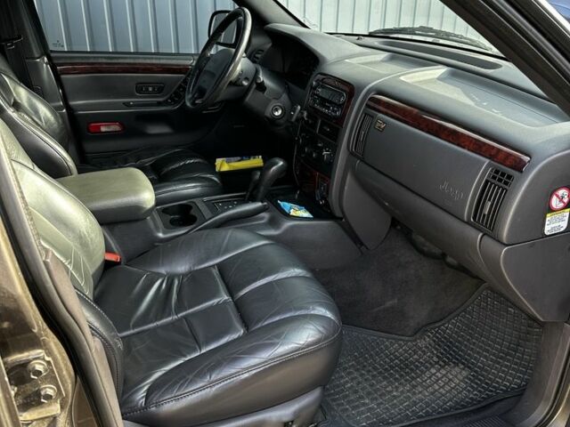 Сірий Джип Cherokee, об'ємом двигуна 0 л та пробігом 300 тис. км за 5500 $, фото 2 на Automoto.ua