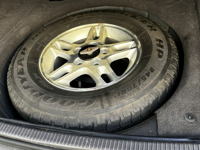 Сірий Джип Cherokee, об'ємом двигуна 0 л та пробігом 300 тис. км за 5500 $, фото 5 на Automoto.ua