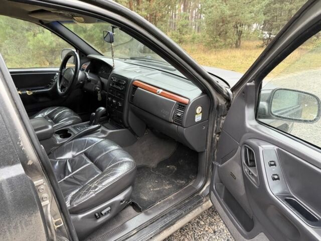 Серый Джип Чероки, объемом двигателя 3.1 л и пробегом 320 тыс. км за 2950 $, фото 9 на Automoto.ua