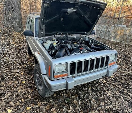 Серый Джип Чероки, объемом двигателя 2.5 л и пробегом 100 тыс. км за 2000 $, фото 2 на Automoto.ua