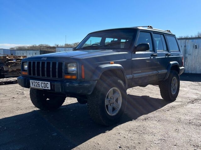 Сірий Джип Cherokee, об'ємом двигуна 0.25 л та пробігом 125 тис. км за 4300 $, фото 2 на Automoto.ua