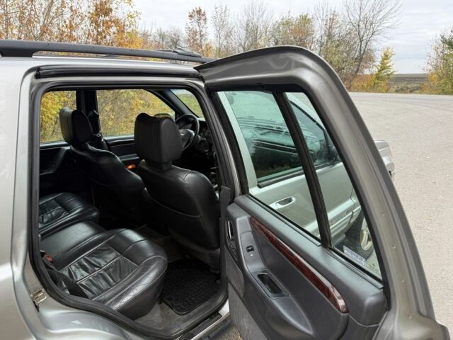 Серый Джип Чероки, объемом двигателя 3.1 л и пробегом 250 тыс. км за 3950 $, фото 5 на Automoto.ua