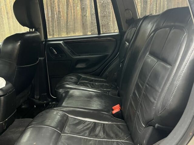 Серый Джип Чероки, объемом двигателя 0 л и пробегом 210 тыс. км за 3800 $, фото 10 на Automoto.ua