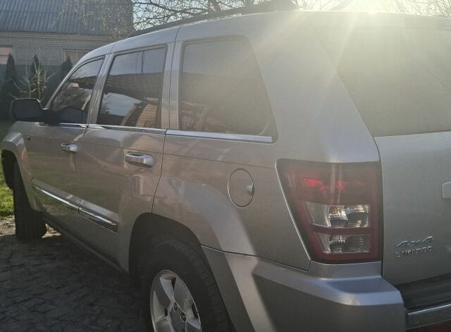 Сірий Джип Cherokee, об'ємом двигуна 3 л та пробігом 346 тис. км за 10000 $, фото 6 на Automoto.ua