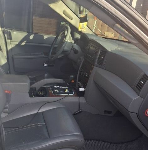 Сірий Джип Cherokee, об'ємом двигуна 3 л та пробігом 346 тис. км за 10000 $, фото 2 на Automoto.ua