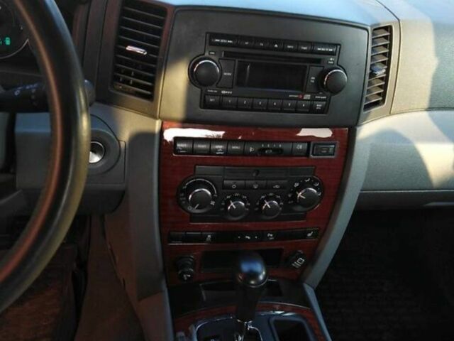 Джип Чероки 2007 в Чернигове на Automoto.ua Серый Джип Чероки, объемом двигателя 0 л и пробегом 300 тыс. км за 10500 $, фото 4 на Automoto.ua