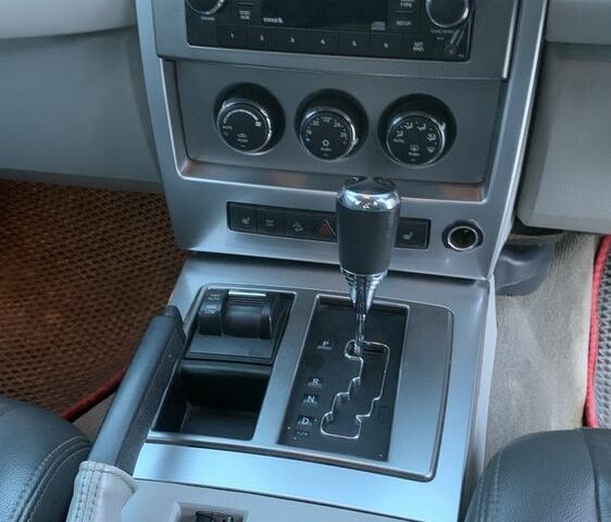 Джип Чероки 2008 в Ужгороде на Automoto.ua Серый Джип Чероки, объемом двигателя 2.8 л и пробегом 144 тыс. км за 3500 $, фото 12 на Automoto.ua