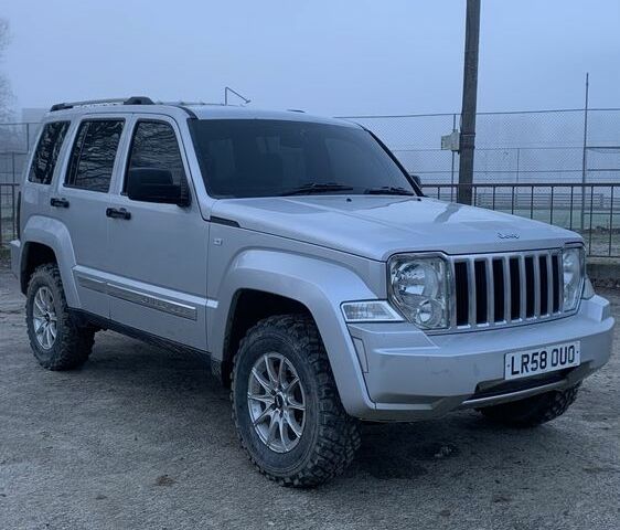 Джип Чероки 2008 в Ужгороде на Automoto.ua Серый Джип Чероки, объемом двигателя 2.8 л и пробегом 144 тыс. км за 3500 $, фото 3 на Automoto.ua
