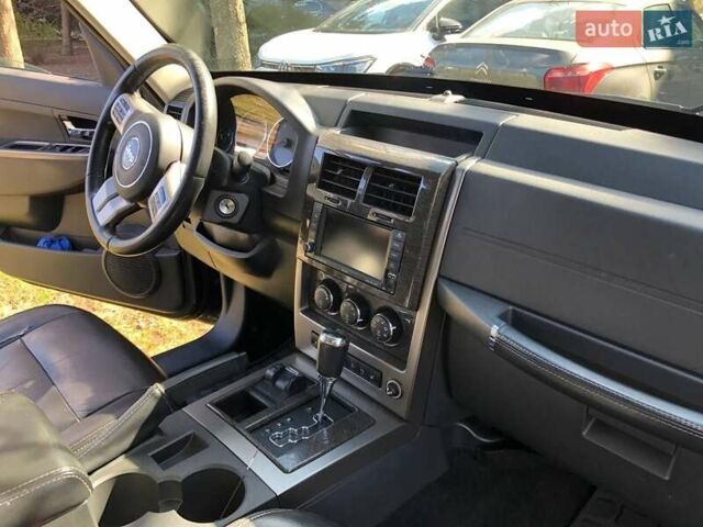 Сірий Джип Cherokee, об'ємом двигуна 2.77 л та пробігом 324 тис. км за 10300 $, фото 7 на Automoto.ua