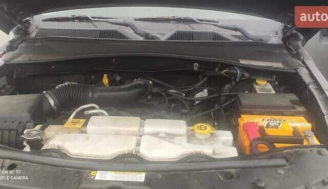 Серый Джип Чероки, объемом двигателя 3.7 л и пробегом 220 тыс. км за 13200 $, фото 3 на Automoto.ua