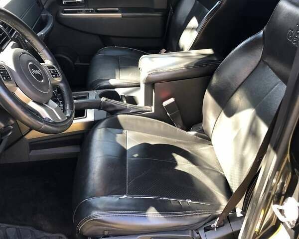 Сірий Джип Cherokee, об'ємом двигуна 2.77 л та пробігом 324 тис. км за 10300 $, фото 8 на Automoto.ua