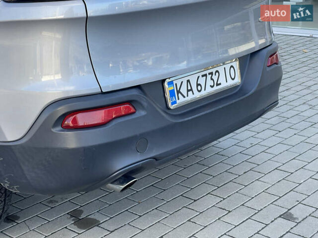 Сірий Джип Cherokee, об'ємом двигуна 2.36 л та пробігом 191 тис. км за 11999 $, фото 18 на Automoto.ua