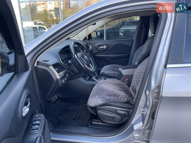 Сірий Джип Cherokee, об'ємом двигуна 2.36 л та пробігом 191 тис. км за 11999 $, фото 25 на Automoto.ua