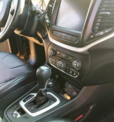 Сірий Джип Cherokee, об'ємом двигуна 2.4 л та пробігом 205 тис. км за 11700 $, фото 10 на Automoto.ua