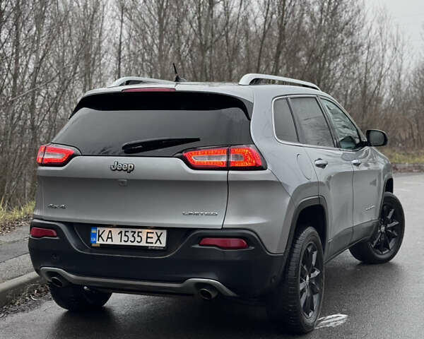 Серый Джип Чероки, объемом двигателя 3.24 л и пробегом 183 тыс. км за 12800 $, фото 8 на Automoto.ua