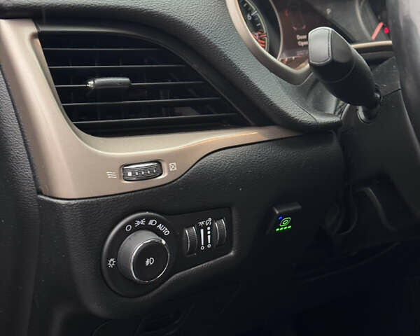 Серый Джип Чероки, объемом двигателя 3.24 л и пробегом 183 тыс. км за 12800 $, фото 16 на Automoto.ua