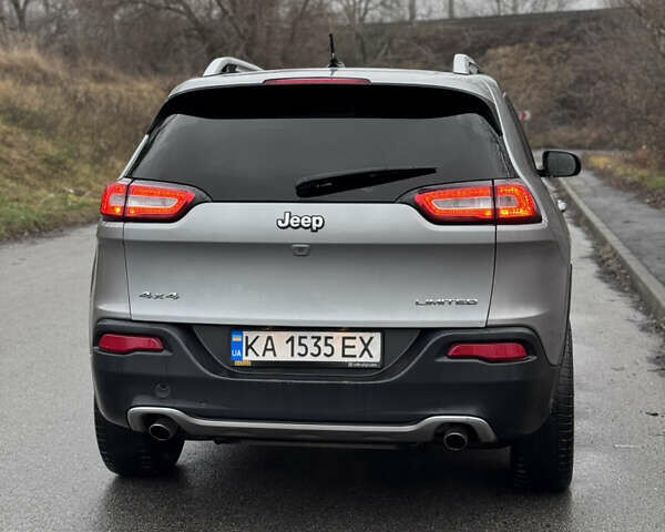 Серый Джип Чероки, объемом двигателя 3.24 л и пробегом 183 тыс. км за 12800 $, фото 6 на Automoto.ua