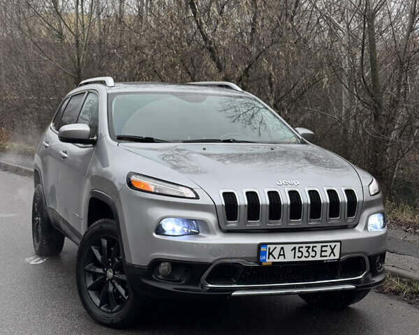 Серый Джип Чероки, объемом двигателя 3.24 л и пробегом 183 тыс. км за 12800 $, фото 11 на Automoto.ua