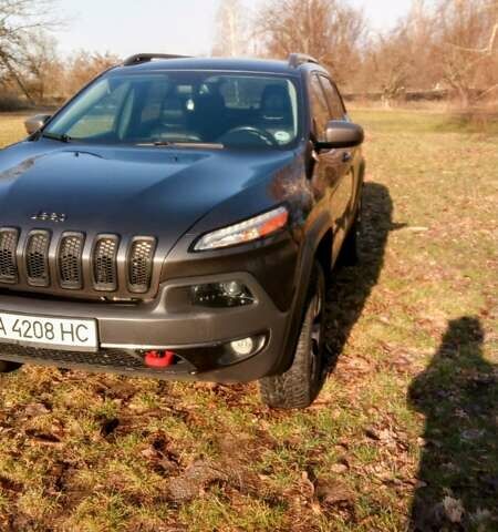 Сірий Джип Cherokee, об'ємом двигуна 2.4 л та пробігом 205 тис. км за 11700 $, фото 3 на Automoto.ua