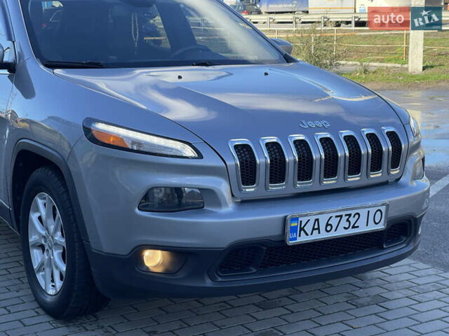 Сірий Джип Cherokee, об'ємом двигуна 2.36 л та пробігом 191 тис. км за 11999 $, фото 7 на Automoto.ua