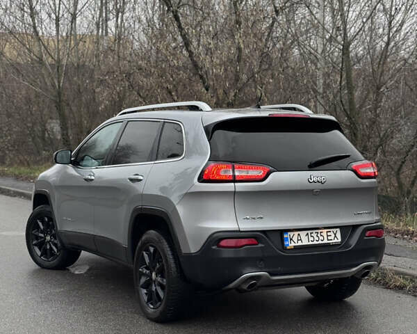 Серый Джип Чероки, объемом двигателя 3.24 л и пробегом 183 тыс. км за 12800 $, фото 4 на Automoto.ua