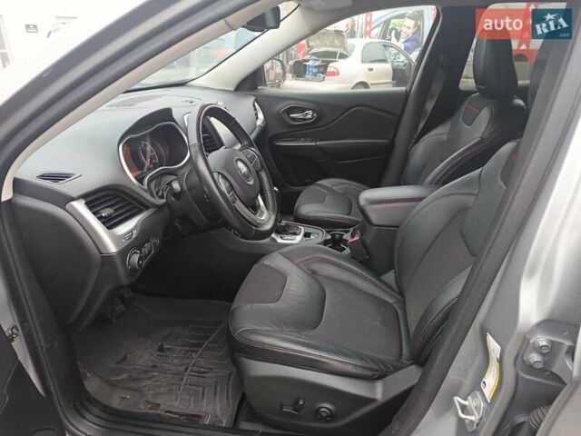 Серый Джип Чероки, объемом двигателя 3.24 л и пробегом 141 тыс. км за 16500 $, фото 19 на Automoto.ua