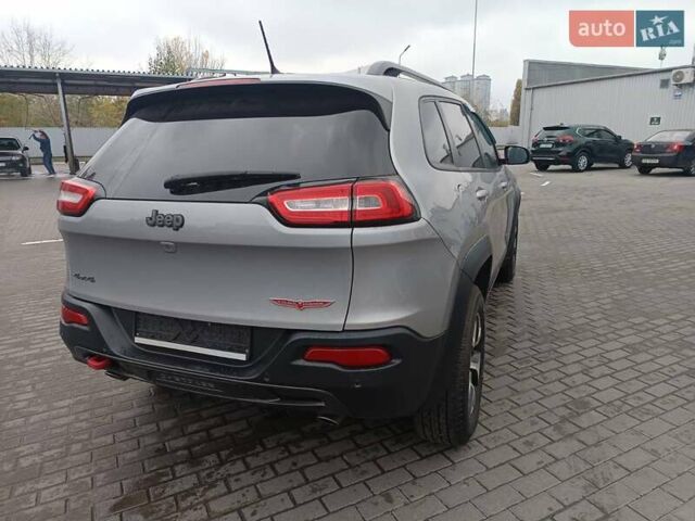 Серый Джип Чероки, объемом двигателя 3.24 л и пробегом 141 тыс. км за 16500 $, фото 4 на Automoto.ua