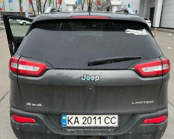 Серый Джип Чероки, объемом двигателя 3.24 л и пробегом 143 тыс. км за 14800 $, фото 7 на Automoto.ua