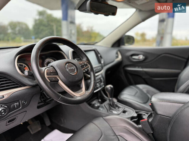Сірий Джип Cherokee, об'ємом двигуна 2 л та пробігом 239 тис. км за 17500 $, фото 38 на Automoto.ua